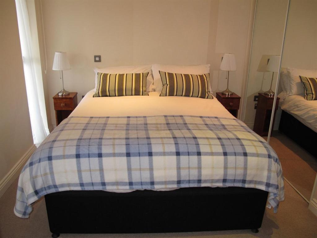 Churchill Two Bedroom Apartments With Free Parking And The Minster View 约克 客房 照片