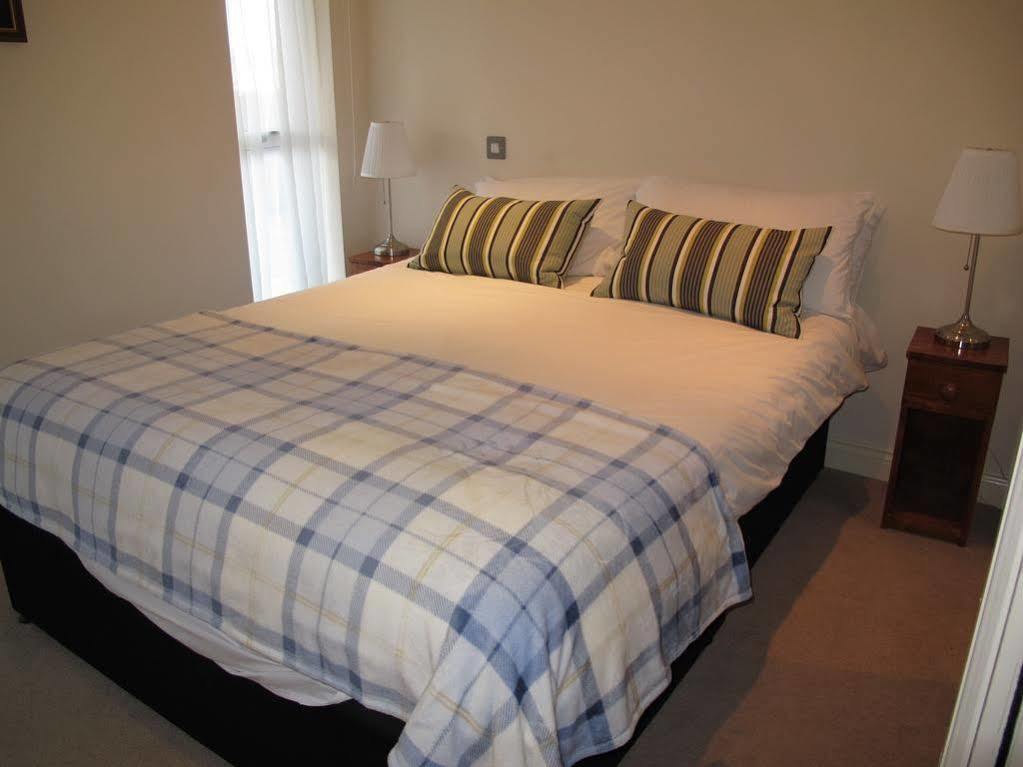 Churchill Two Bedroom Apartments With Free Parking And The Minster View 约克 外观 照片